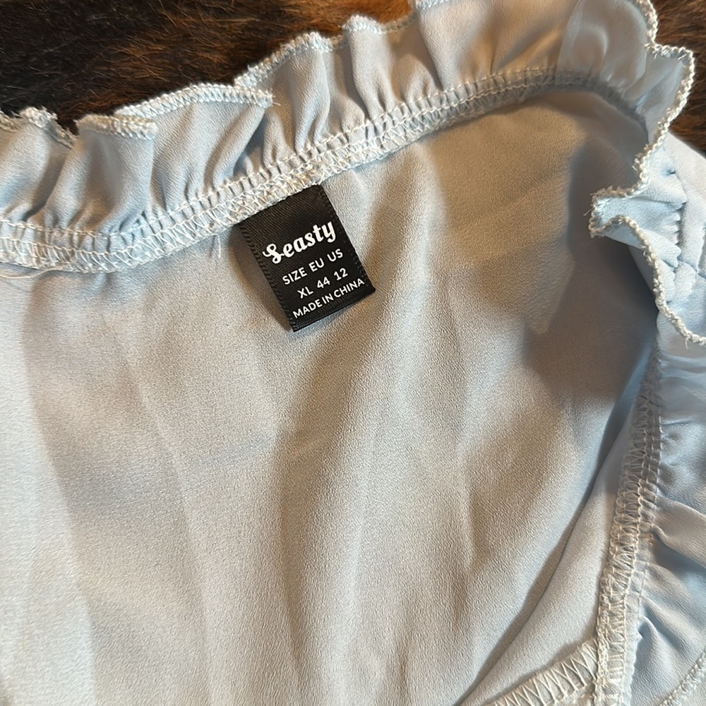 Cute blouse - Picture 3 of 5